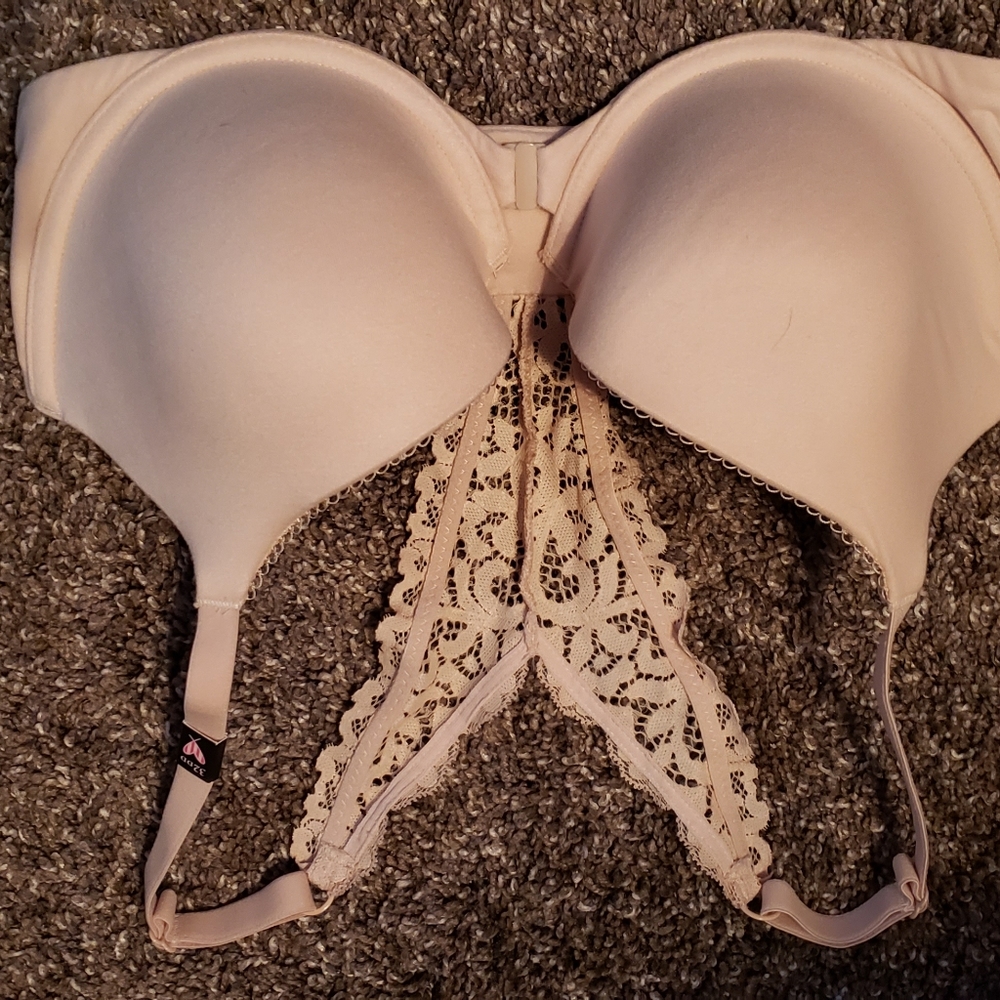 Victoria  secret  32dd. Racer bra